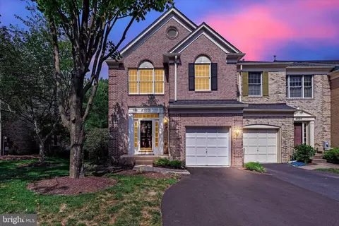 8503 Timberland Cir, Ellicott City, MD 21043