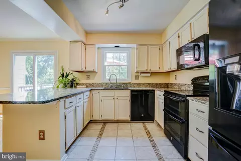 Kitchen - 9377 Breamore Ct, Laurel, MD 20723 photo 3 of 4