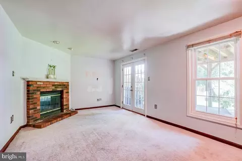 Living - 9377 Breamore Ct, Laurel, MD 20723 photo 5 of 6