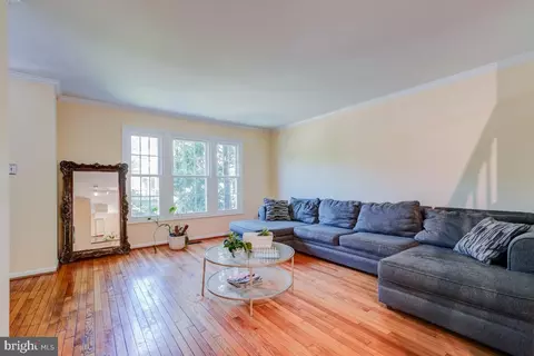 Living - 9377 Breamore Ct, Laurel, MD 20723 photo 2 of 6