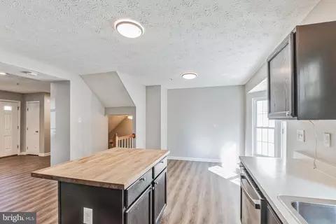 8728 Cresthill Ct, Laurel, MD 20723 photo 18