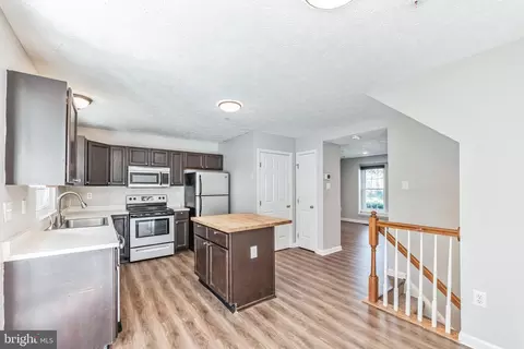 8728 Cresthill Ct, Laurel, MD 20723 photo 17