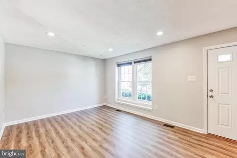 8728 Cresthill Ct, Laurel, MD 20723 photo 6