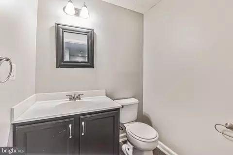 8728 Cresthill Ct, Laurel, MD 20723 photo 7