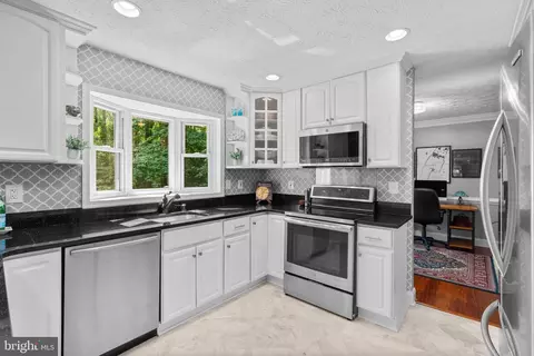 9407 Spring Water Path, Jessup, MD 20794 photo 6