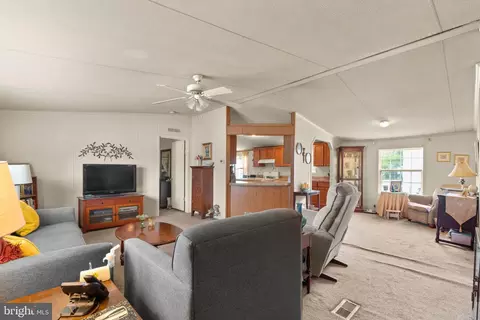 43 Midway Ave, Laurel, MD 20723 photo 2