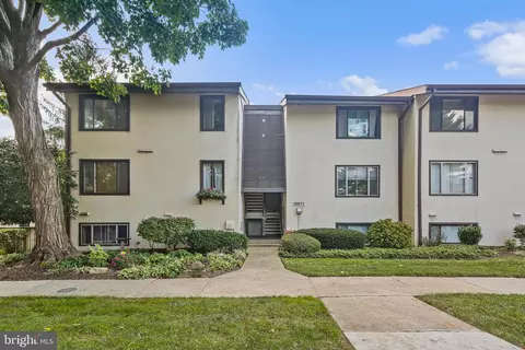 10071 Windstream Dr #5, Columbia, MD 21044