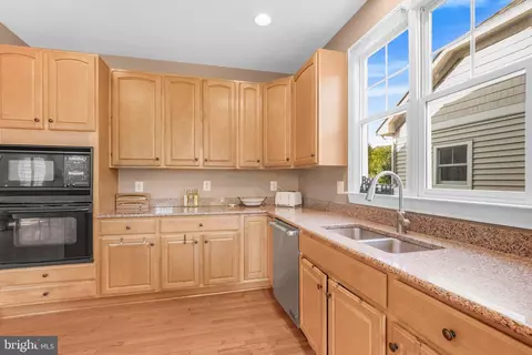 Kitchen - 8616 Saddleback Pl, Laurel, MD 20723 photo 4 of 5