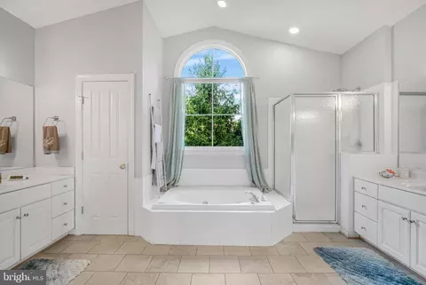 Bath - 8616 Saddleback Pl, Laurel, MD 20723 photo 1 of 6