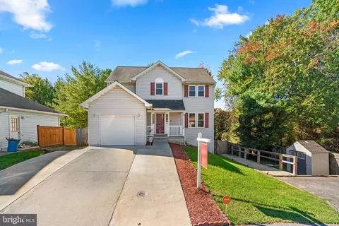 9512 Shantha Ct, Laurel, MD 20723