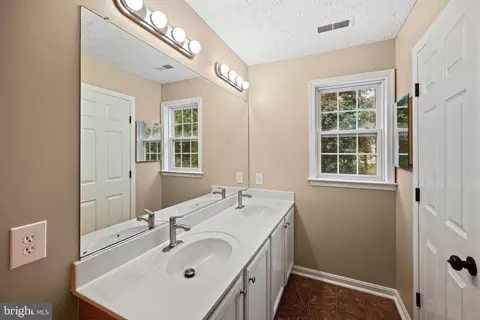 Bath - 9603 Park Ave, Laurel, MD 20723 photo 6 of 8