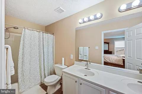 Bath - 9603 Park Ave, Laurel, MD 20723 photo 3 of 8