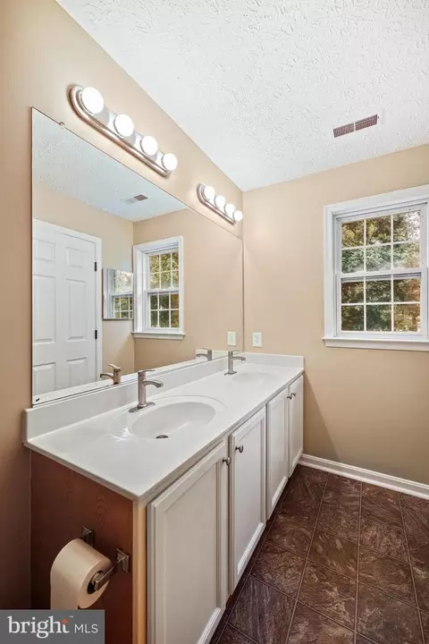 Bath - 9603 Park Ave, Laurel, MD 20723 photo 5 of 8