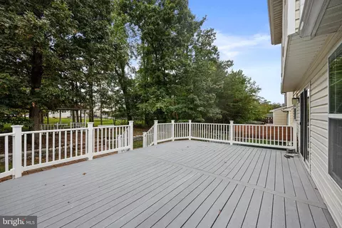 Exterior - 9603 Park Ave, Laurel, MD 20723 photo 5 of 6