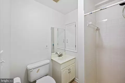 Bath - 9603 Park Ave, Laurel, MD 20723 photo 7 of 8