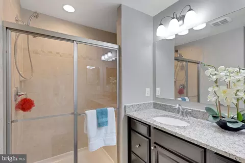 Bath - 7010 Foxton Way, Hanover, MD 21076 photo 2 of 3