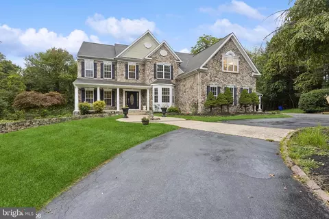818 Hoods Mill Rd, Cooksville, MD 21723