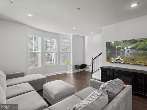 Living - 7114 Druce Way, Hanover, MD 21076 photo 1 of 5