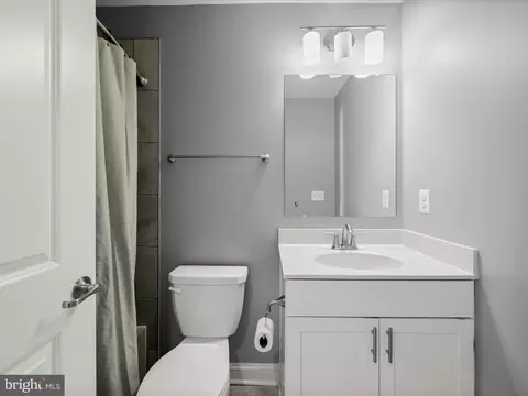 Bath - 7114 Druce Way, Hanover, MD 21076 photo 4 of 4