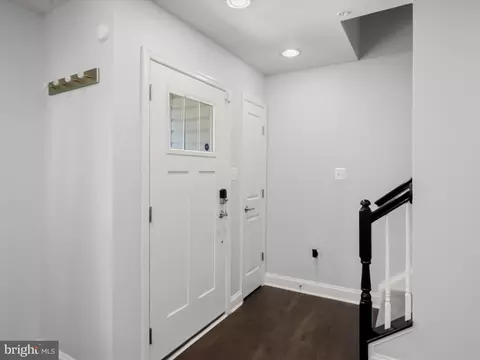 Entry Way - 7114 Druce Way, Hanover, MD 21076 photo 2 of 6