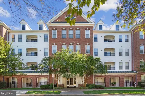 5800 Clipper Ln #201, Clarksville, MD 21029