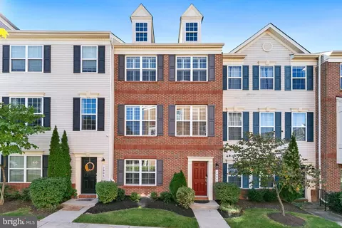 7906 Pettigrew St, Elkridge, MD 21075