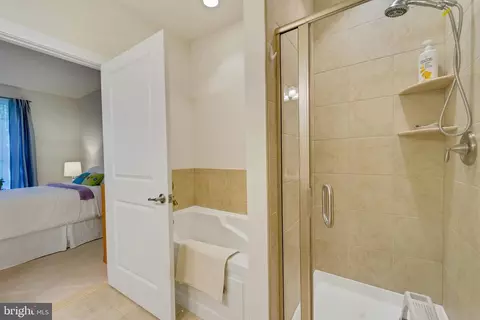 Bath - 9734 Knowledge Dr, Laurel, MD 20723 photo 2 of 3