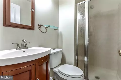 Bath - 9326 Steeple Ct, Laurel, MD 20723 photo 2 of 3