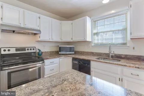 Kitchen - 9326 Steeple Ct, Laurel, MD 20723 photo 5 of 7