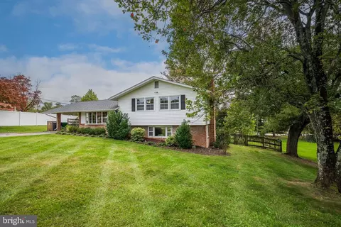 6606 Seneca Dr, Columbia, MD 21046