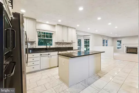 8239 Spring Branch Ct, Laurel, MD 20723 photo 12