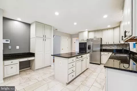 8239 Spring Branch Ct, Laurel, MD 20723 photo 14