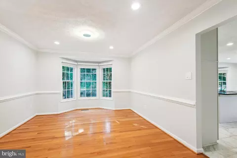 8239 Spring Branch Ct, Laurel, MD 20723 photo 9