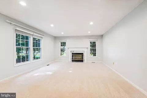 8239 Spring Branch Ct, Laurel, MD 20723 photo 17