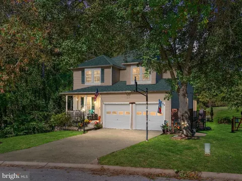 6016 Adcock Ln, Hanover, MD 21076