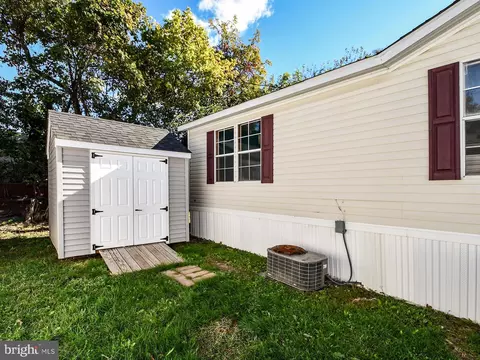 68 Midway Ave, Laurel, MD 20723 photo 4