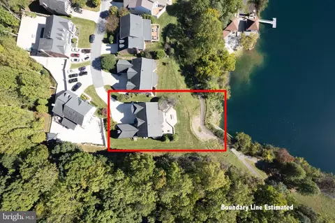 View/Area - 8859 Deep Water Ln, Laurel, MD 20723 photo 6 of 16