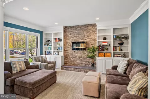 Living - 8859 Deep Water Ln, Laurel, MD 20723 photo 5 of 5