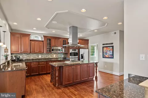 Kitchen - 8859 Deep Water Ln, Laurel, MD 20723 photo 3 of 4