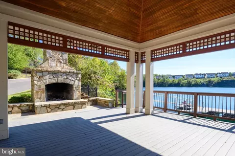 Exterior - 8859 Deep Water Ln, Laurel, MD 20723 photo 9 of 10