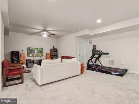 9810 Wilderness Ln, Laurel, MD 20723 photo 35