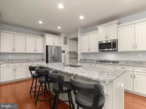 9810 Wilderness Ln, Laurel, MD 20723 photo 3