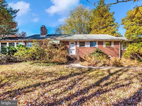 4244 10 Oaks Rd, Dayton, MD 21036