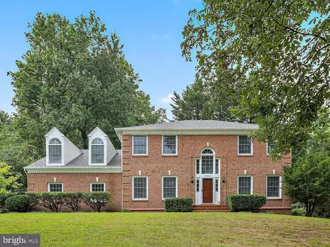 2900 Pine Needle Dr, Ellicott City, MD 21042