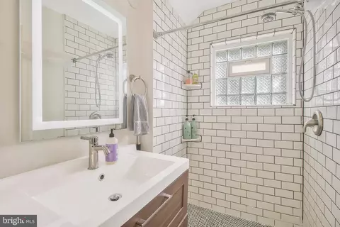 Bath - 9301 Decatur Rd, Laurel, MD 20723 photo 2 of 3