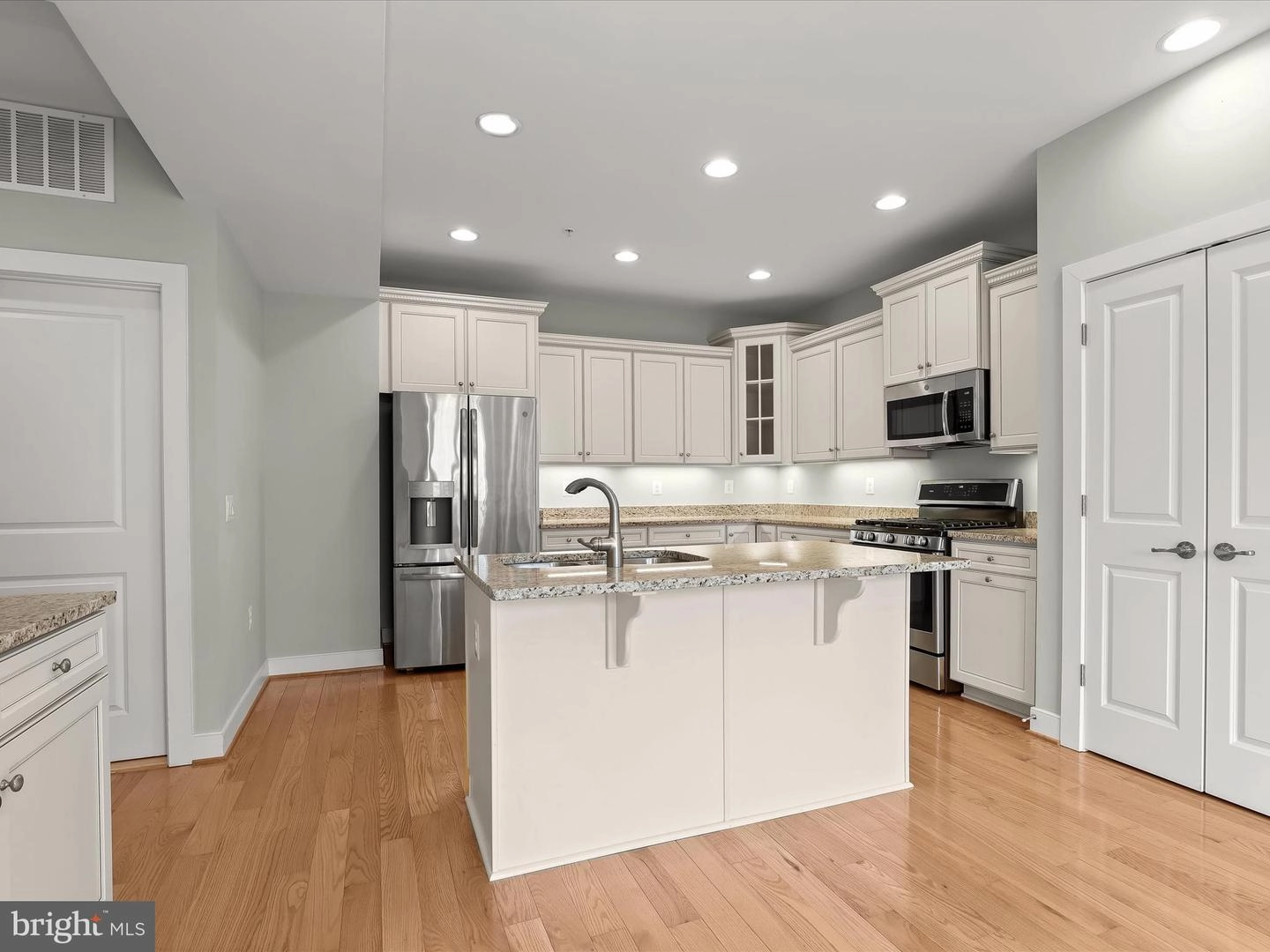 9902 Simplicity Ct, Laurel, MD 20723 photo 4