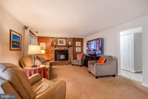 8204 Lapping Brook Ct, Laurel, MD 20723 photo 22