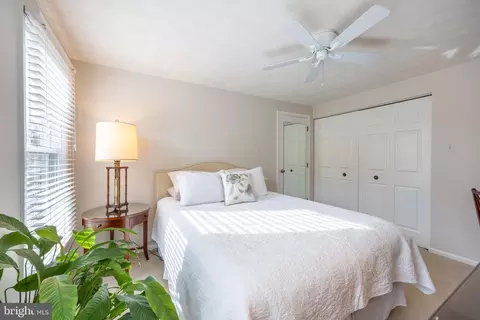 8204 Lapping Brook Ct, Laurel, MD 20723 photo 30