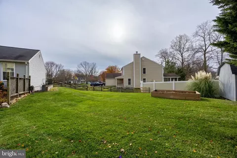 8204 Lapping Brook Ct, Laurel, MD 20723 photo 35