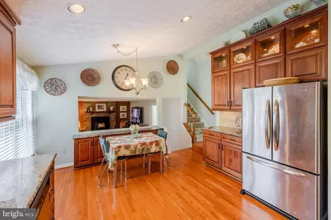 8204 Lapping Brook Ct, Laurel, MD 20723 photo 18